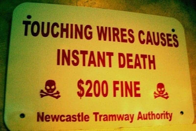 20-of-the-most-pointless-signs-ever-created-13.jpg